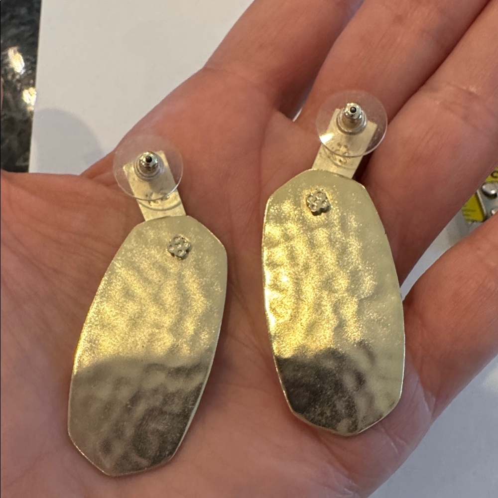Kendra Scott Aragon Earrings Gold-Tone - Picture 5 of 6